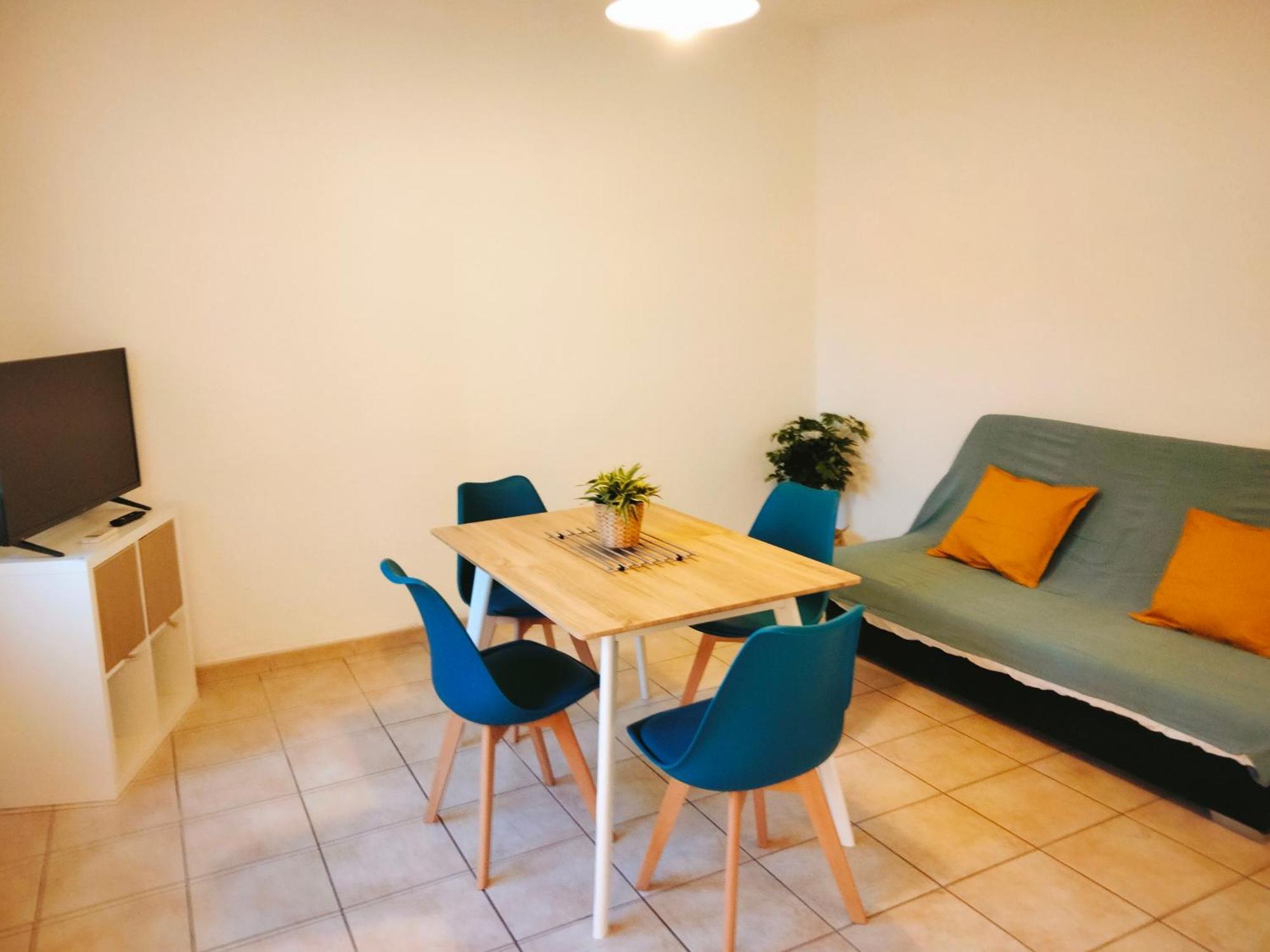 Cosy Courtesoun Apartment Courthezon Luaran gambar