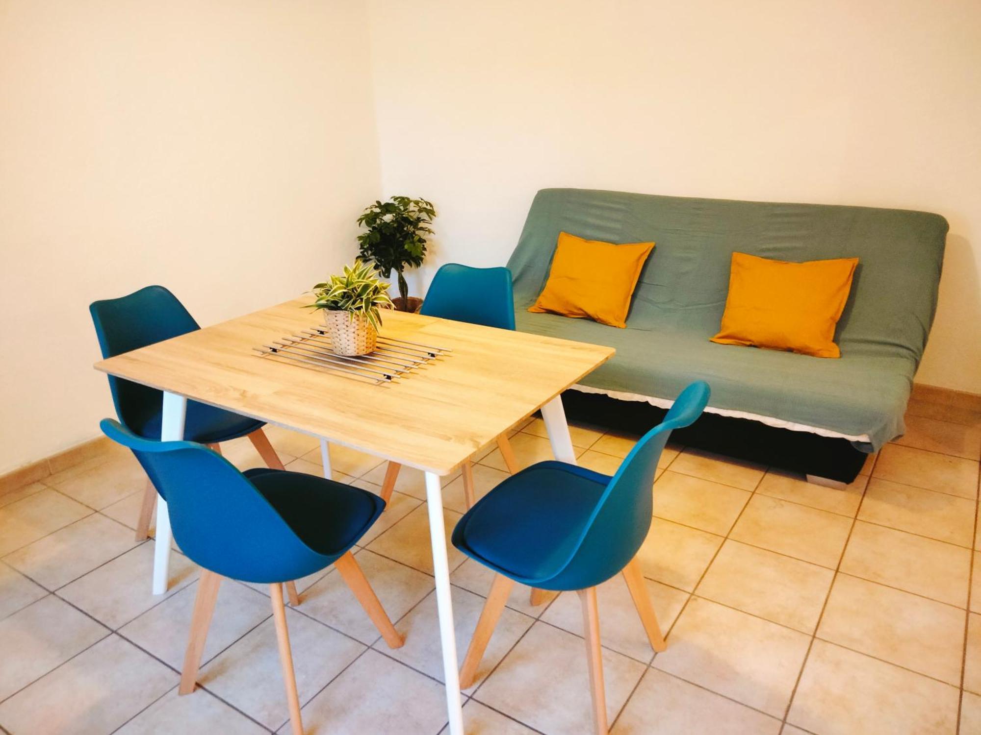 Cosy Courtesoun Apartment Courthezon Luaran gambar